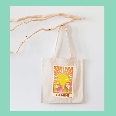 Gemini groovy tarot card tote bag