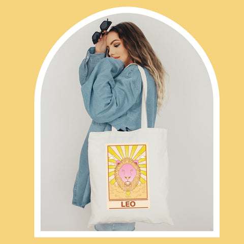 Leo groovy tarot card tote bag